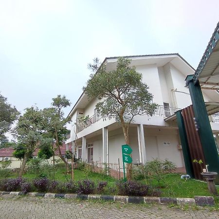 Green Forest Resort Villa Bogor Exterior photo